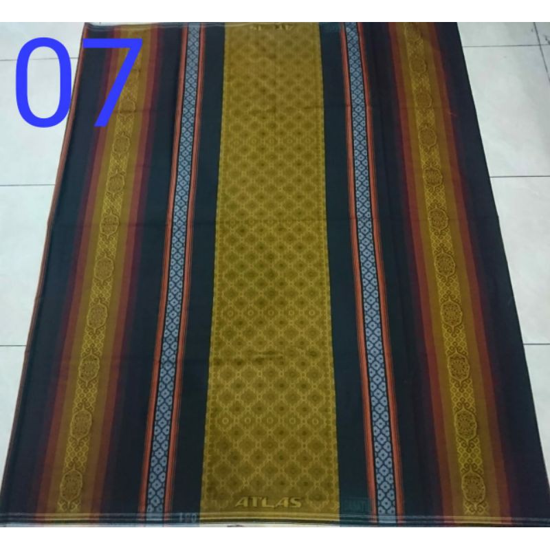 Sarung atlas jacquard afkir