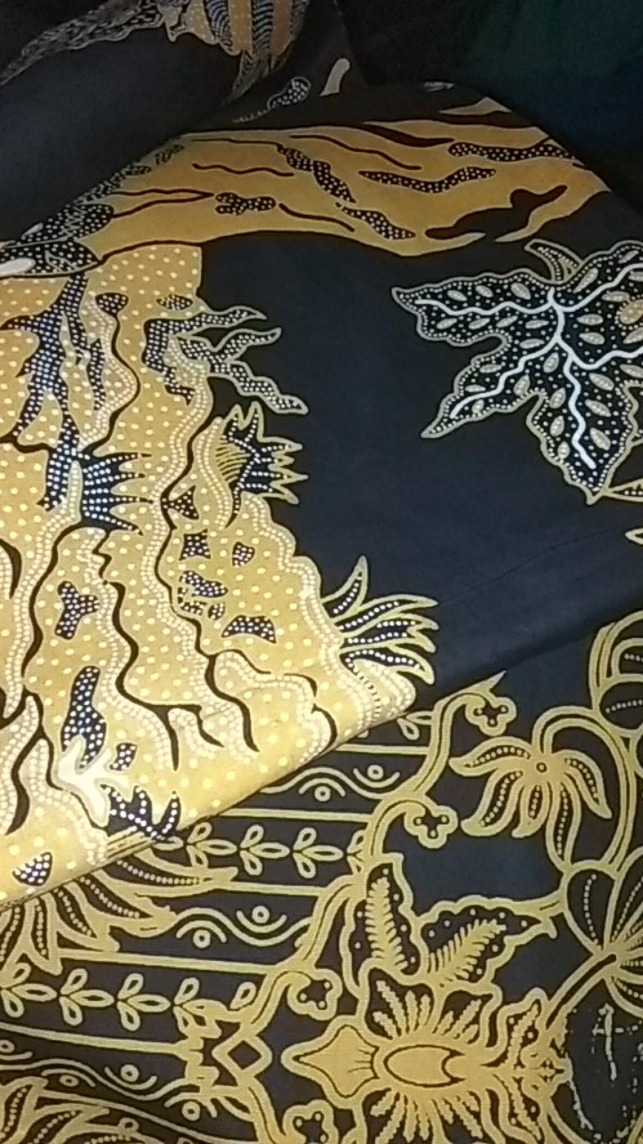 Kain Batik Solo Motif Harimau Warna Kuning