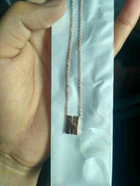 Kalung abjad titanium