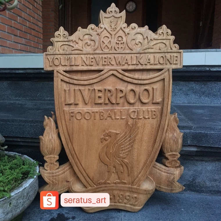 Liverpool Logo Ukiran Kayu Hiasan Dinding Ukuran 30 Cm
