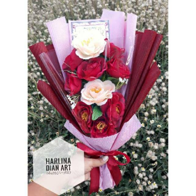Buket bunga plastik cantik murah bagus mewah buat kado Buket bunga plastik cantik murah bagus mewah buat kado