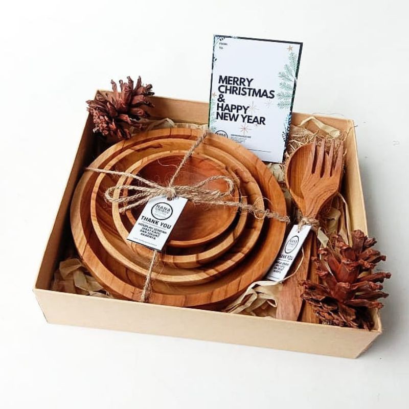 

HAMPERS NATAL CHRISTMAS GIFT KADO HADIAH PERNIKAHAN ULANG TAHUN WISUDA SOUVENIR WEDDING GIFT BOX