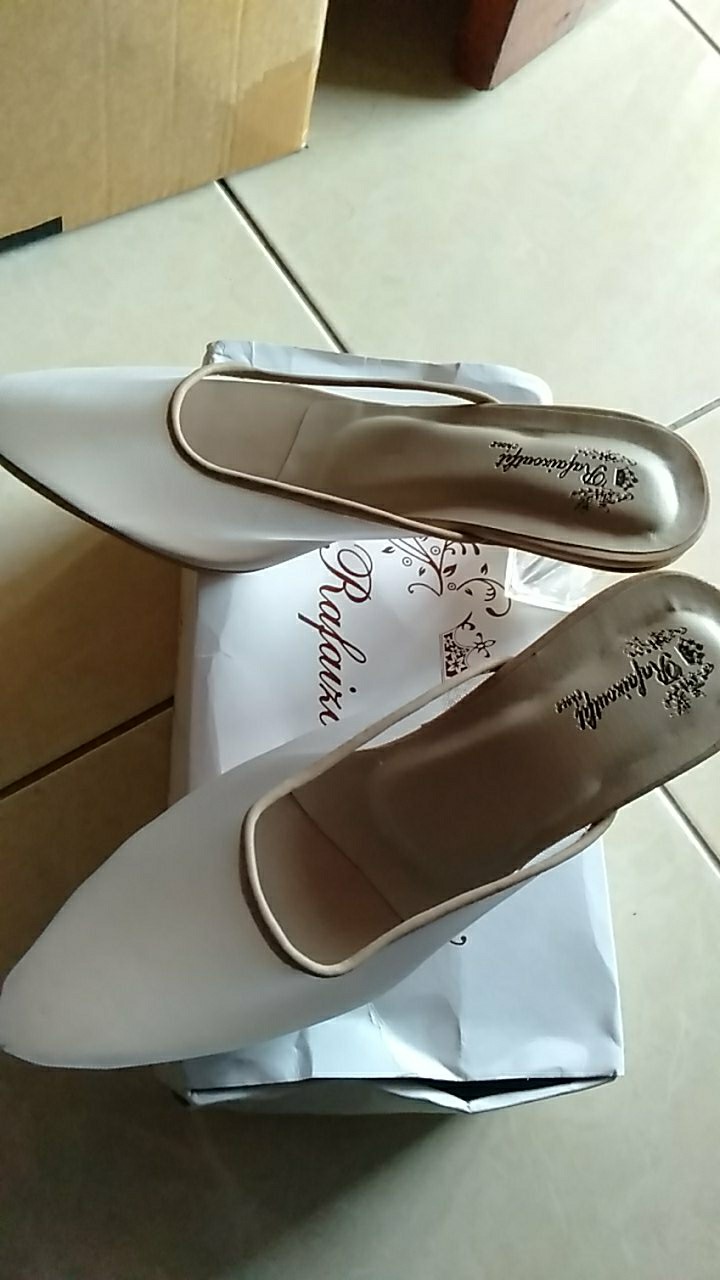Sepatu Rossia Cream Wanita Sepatu Wanita