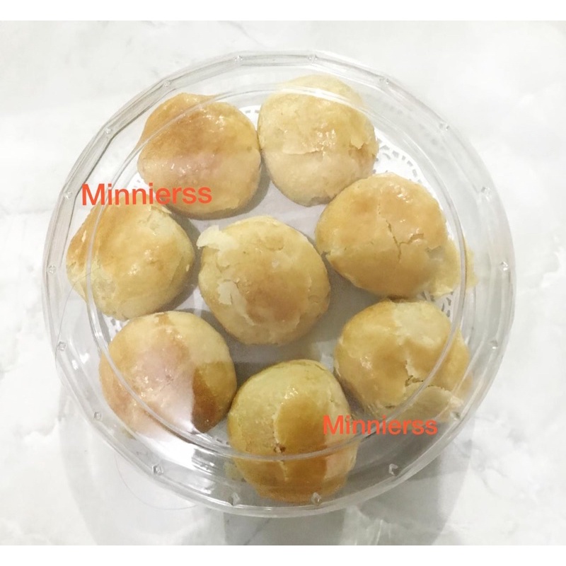 

Kue Pia Kacang Hijau Sembilan Naga