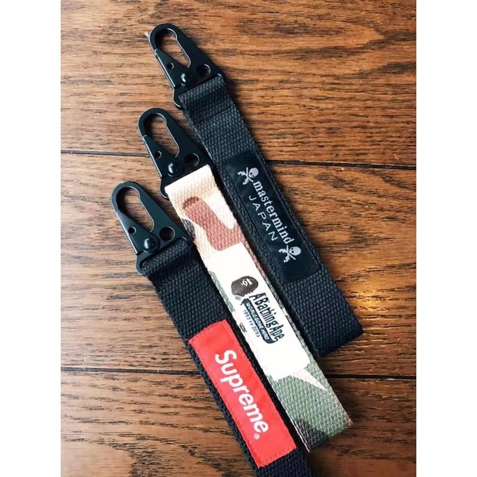 SUPREME BAPE BATHING APE GANTUNGAN KUNCI MOBIL KEYCHAIN HYPE LANYARD