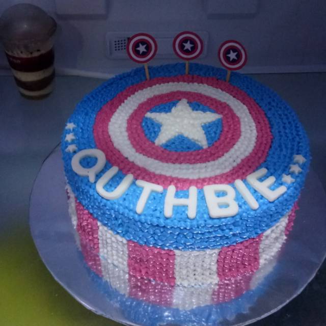 

Cake ultah captain america