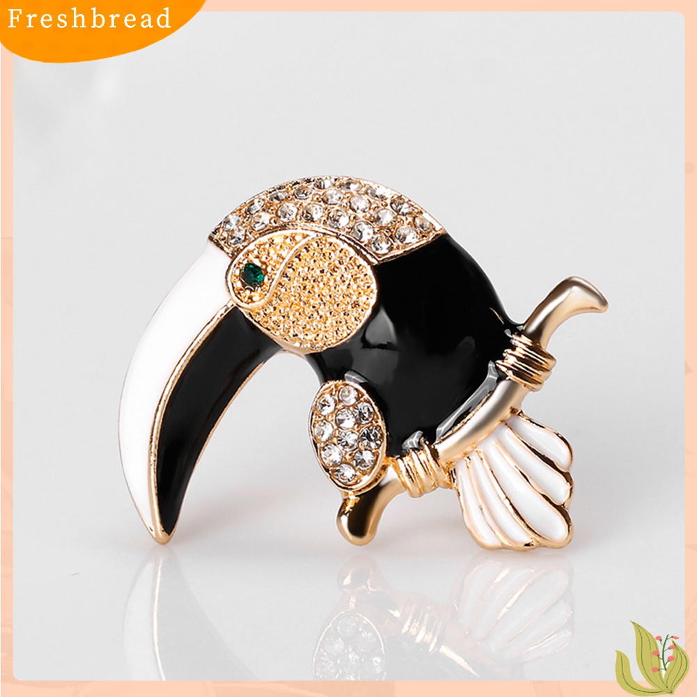 [ TERLARIS]Elegant Colorful Cartoon Parrot Shiny Rhinestone Animal Women Gift Brooch Pin