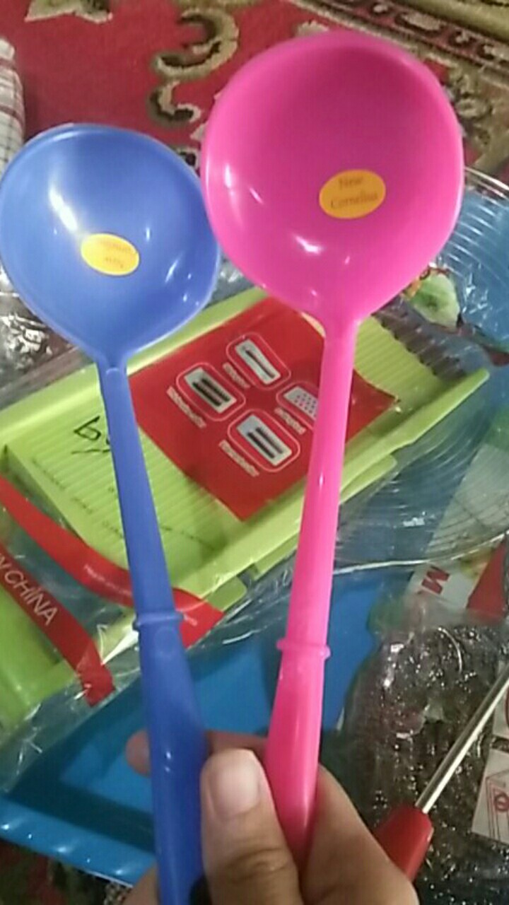 Irus Sayur Plastik / Sendok Sayur Plastik Sedang