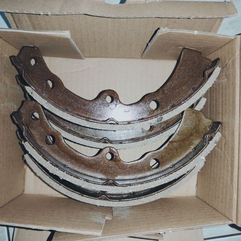 Kampas Rem / Brake Shoe / Daihatsu S 88 / Zebra S 89 Pertama 84 / K 031 / Depan