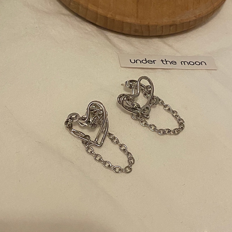 Anting Rantai Bentuk Hati Model Hollow Bahan S925 Silver Gaya Retro Korea Untuk Wanita