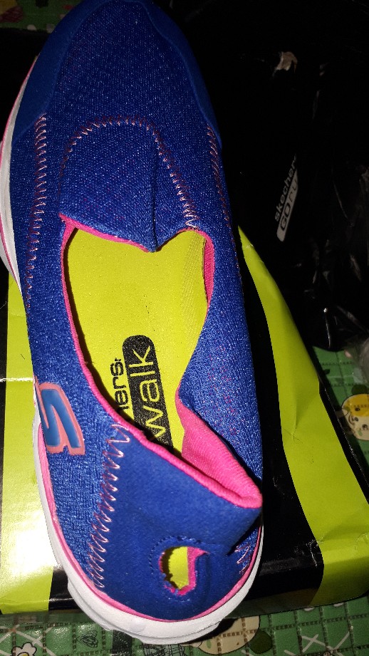 Sepatu Slip On Wanita. Sepatu Wanita Slip On. Sepatu Wanita Murah. Sepatu Batik Wanita. Sepatu