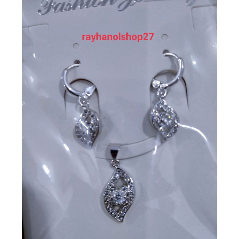 SET PERHIASAN WANITA DEWASA ANTING FLUS LIONTIN TITANIUM ANTI LUNTUR