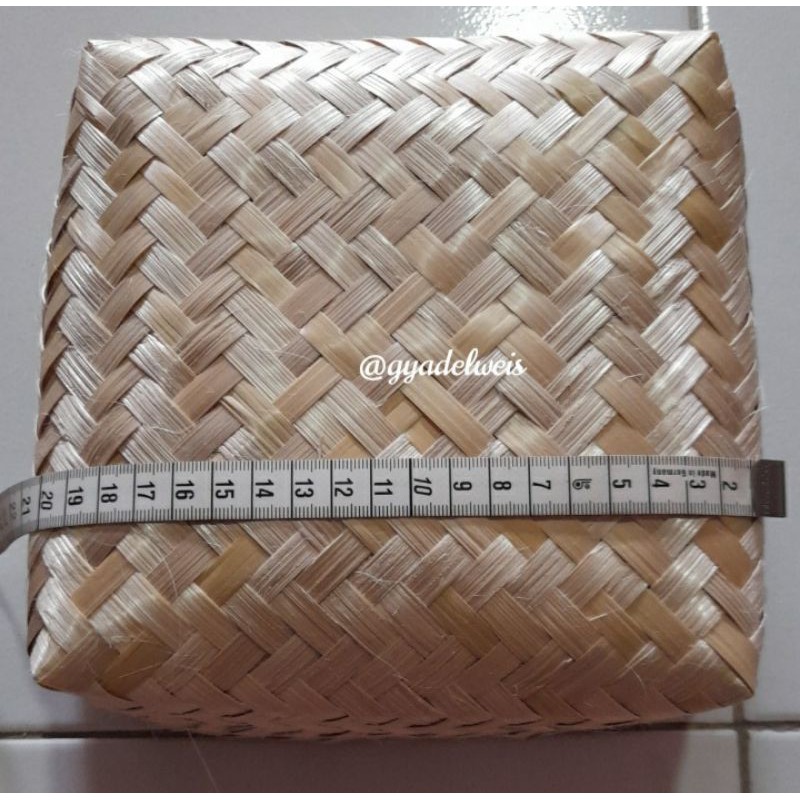 Besek bambu 20x20 cm SEPASANG