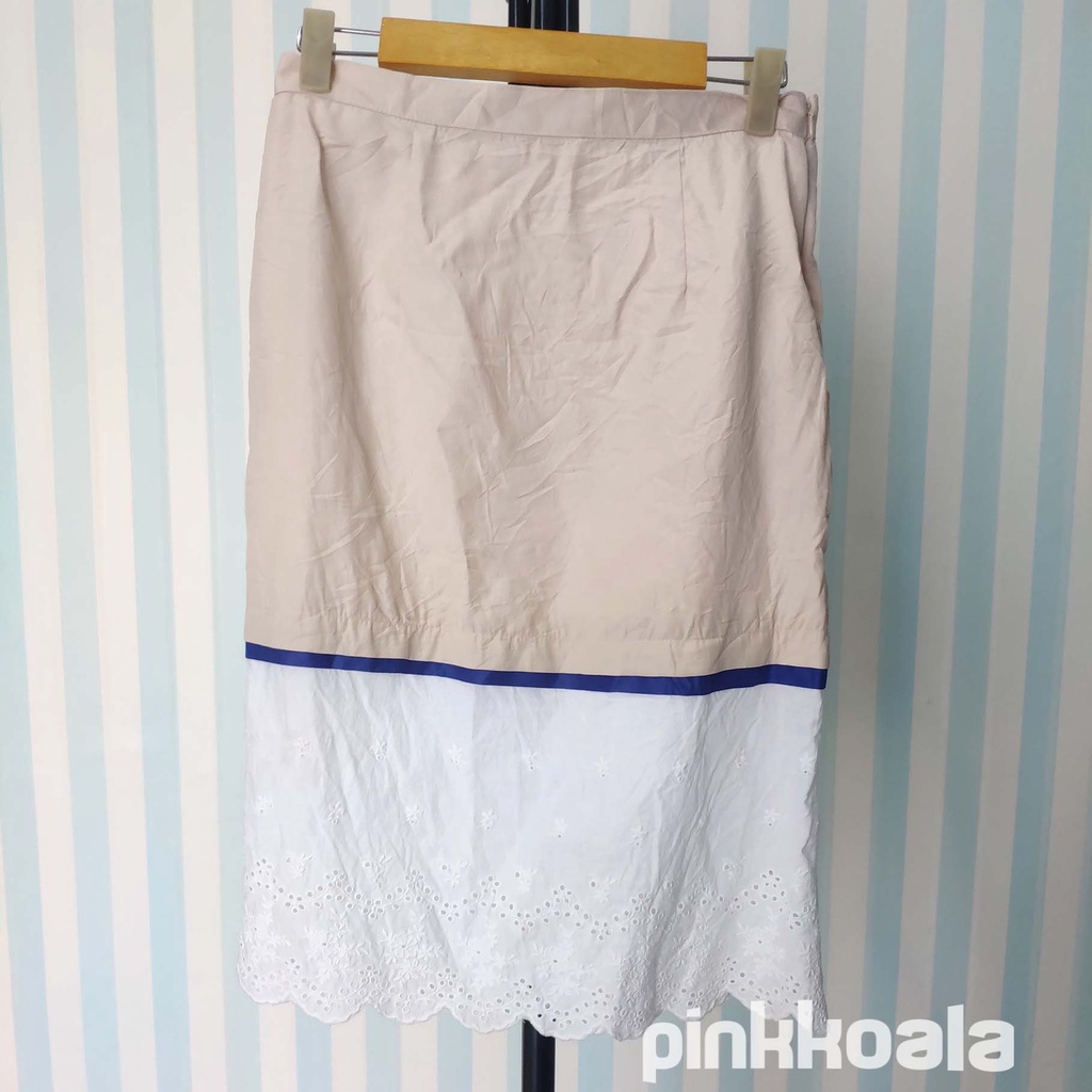 Rok midi kerja kuliah sekolah cream putih renda St. Marks