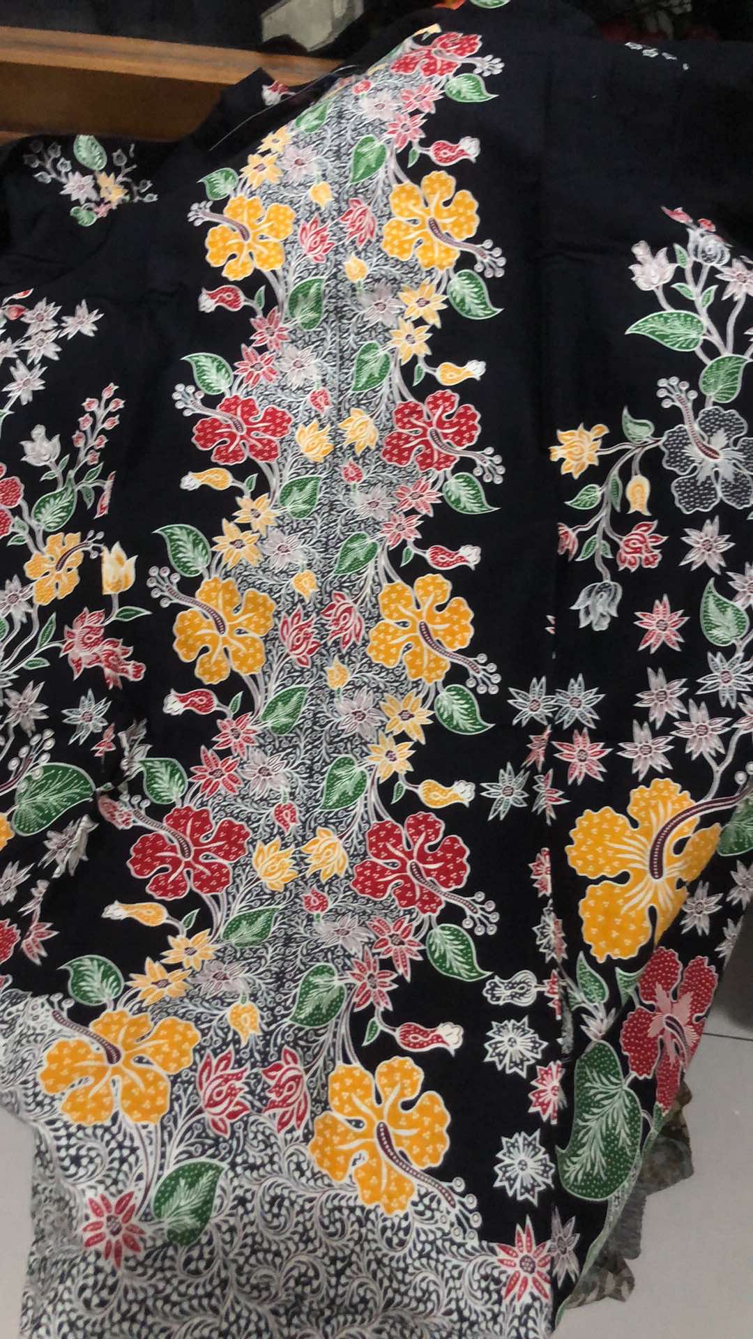 Grosir Terlaris Serut Genes Jelita Tunic Navbor Yelbor Whitbor Creambor Tunik Batik Modern Hrb030