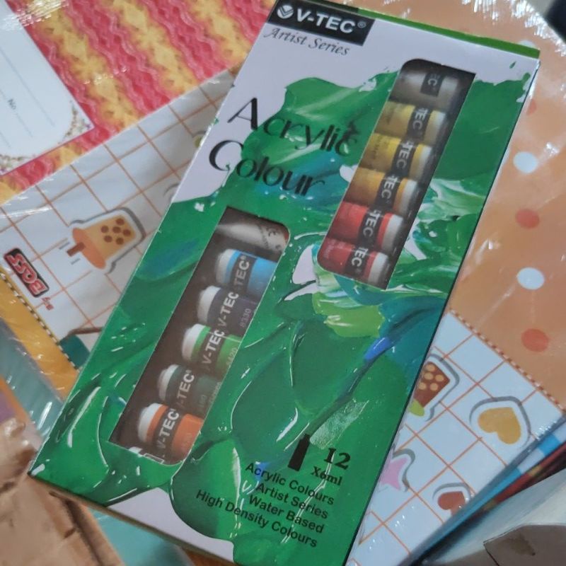 

Cat acrylic V-TEC