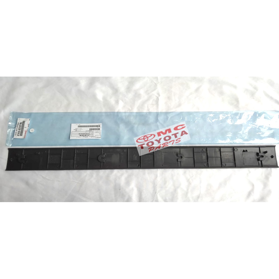 Sill Plate List Plate Bagasi Belakang Avanza Xenia 67935-BZ020-B0