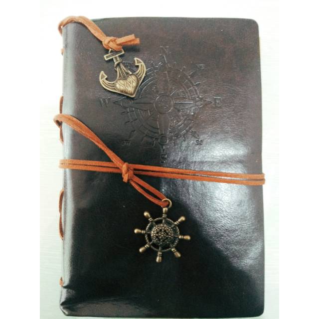 

DIARY/BINDER PIRATES OF CARRIBEAN KULIT DENGAN ORNAMEN VINTAGE - COFFEE