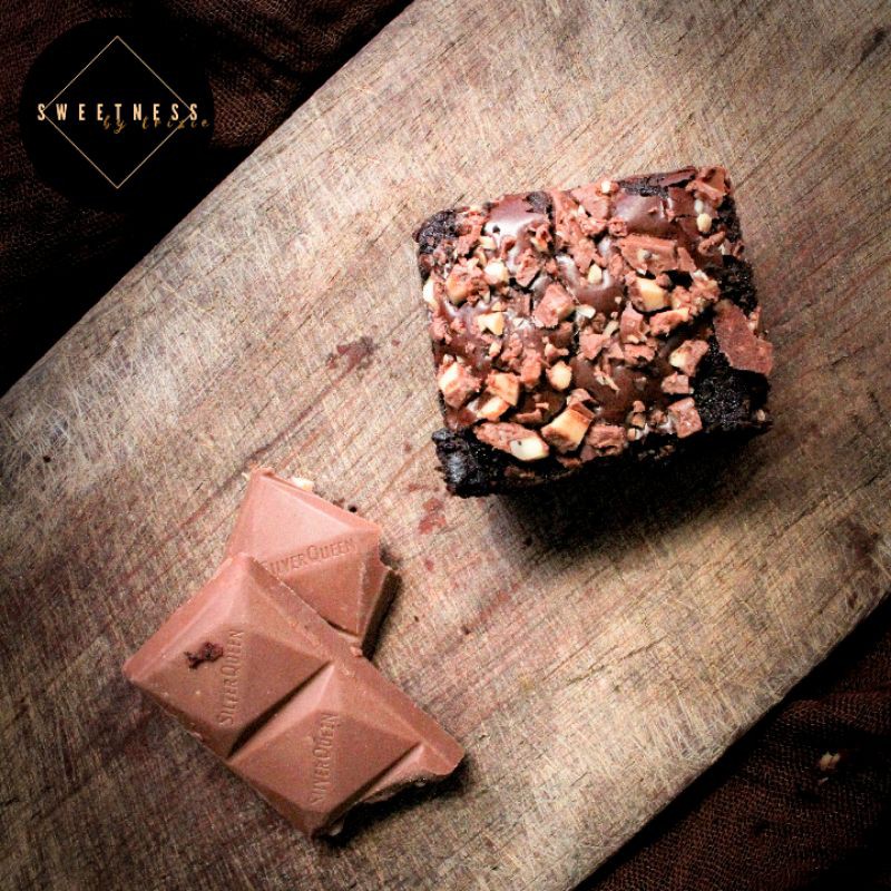 

FUDGY BROWNIE SILVERQUEEN