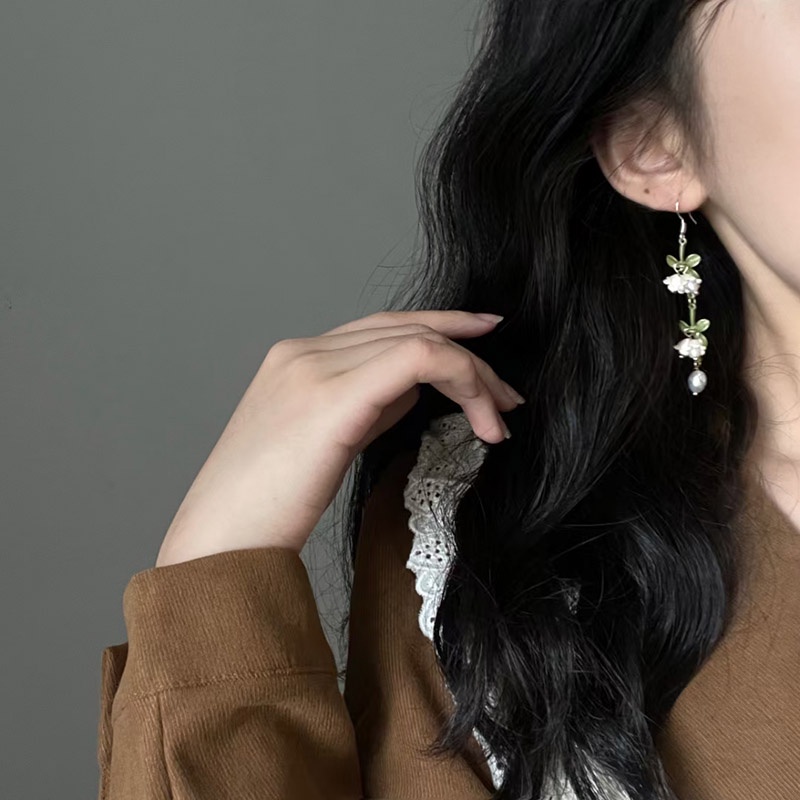 Anting Gantung Panjang Model Bungadaun Hijau Unik Retro Untuk Wanitamusim Semipanas