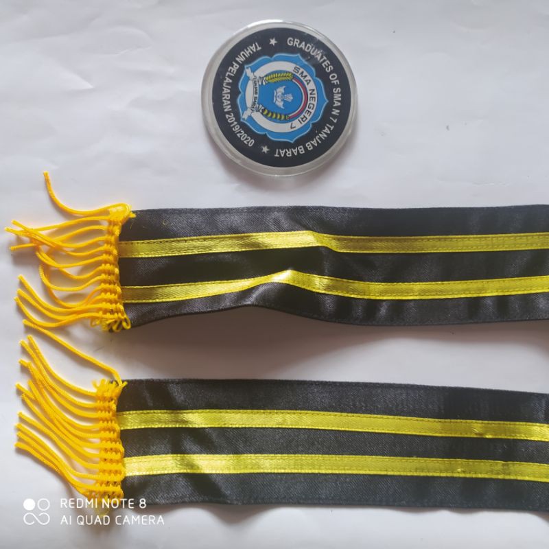 

Medali Akrilik Resin Tali Satin