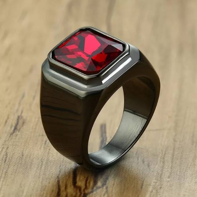 Cincin Pria Batu Garnet Merah - Cincin Titanium Hitam Gold Emas Red