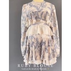 Ruby Blouse Wearing Klamby S