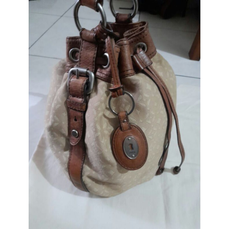 Tas fossil maddox drawstring pecan brown preloved