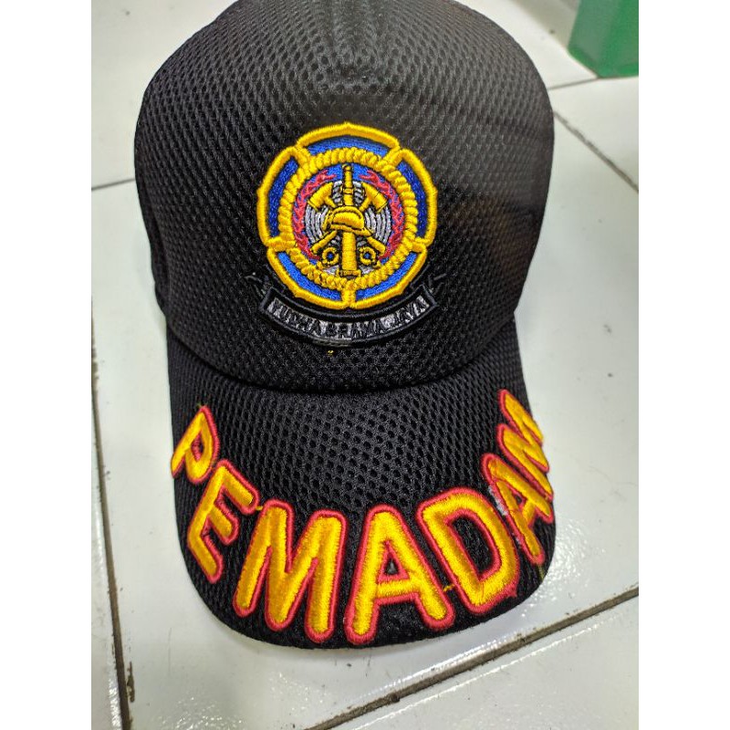 TOPI PEMADAM