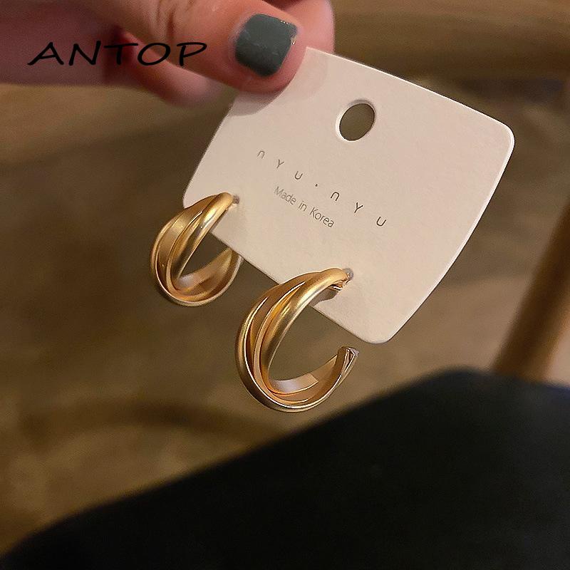 Anting Tusuk Gantung Temperament Bahan Metal Desain Geometri Gaya Simple Untuk Wanita