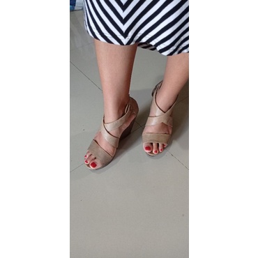 Preloved STEVE MADDEN wedges sz39