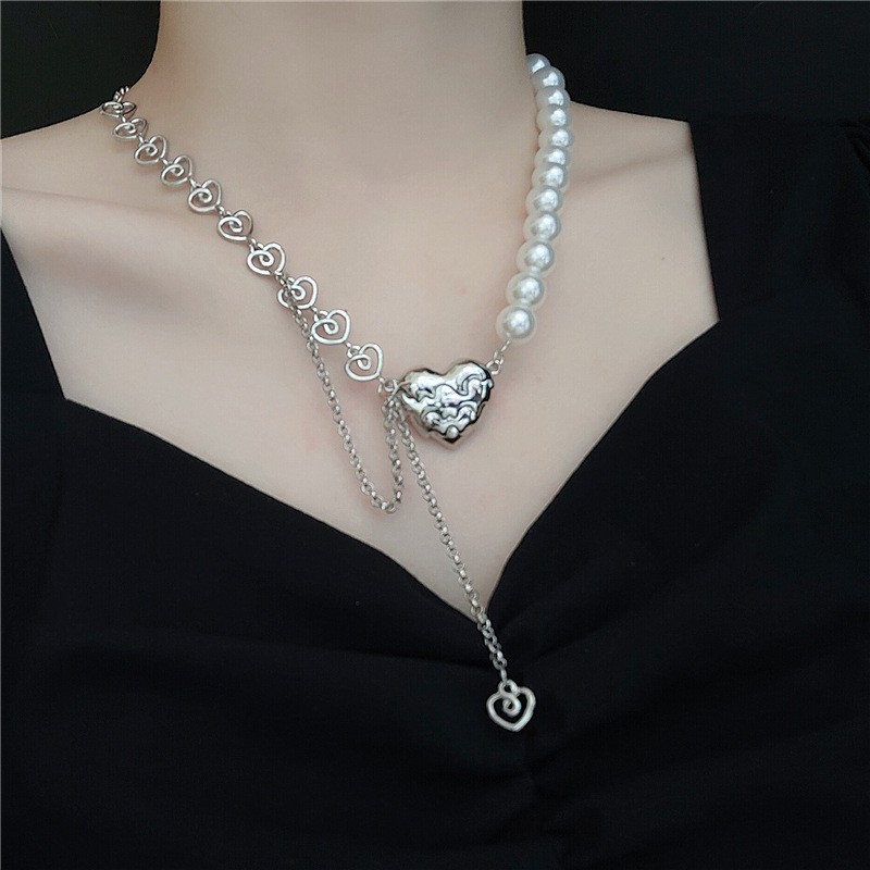 Pearl Chain Stitching Necklace Accessories Personality Love Pendant Clavicle Chain Short