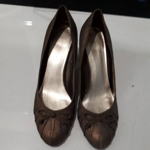 Sepatu nine west