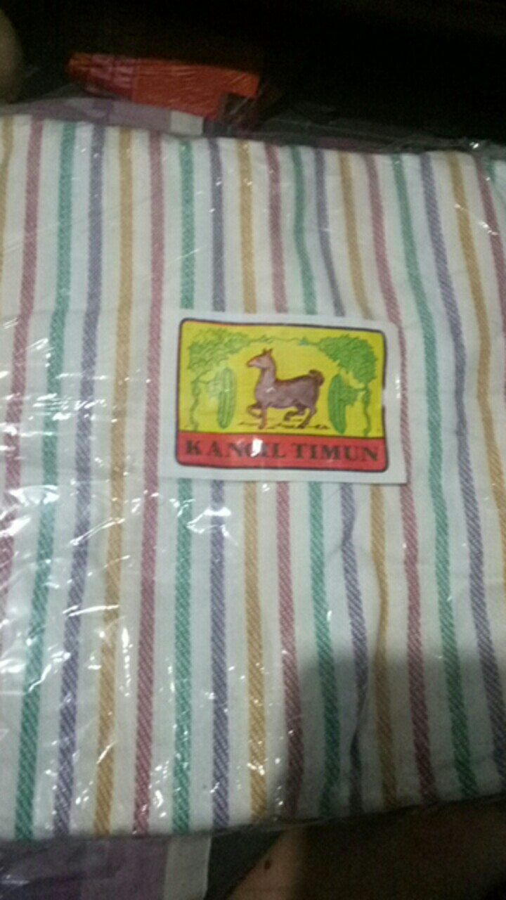 Selimut Garis Liris Rumah Sakit Cap Kancil Timun Motif Pelangi Lorek