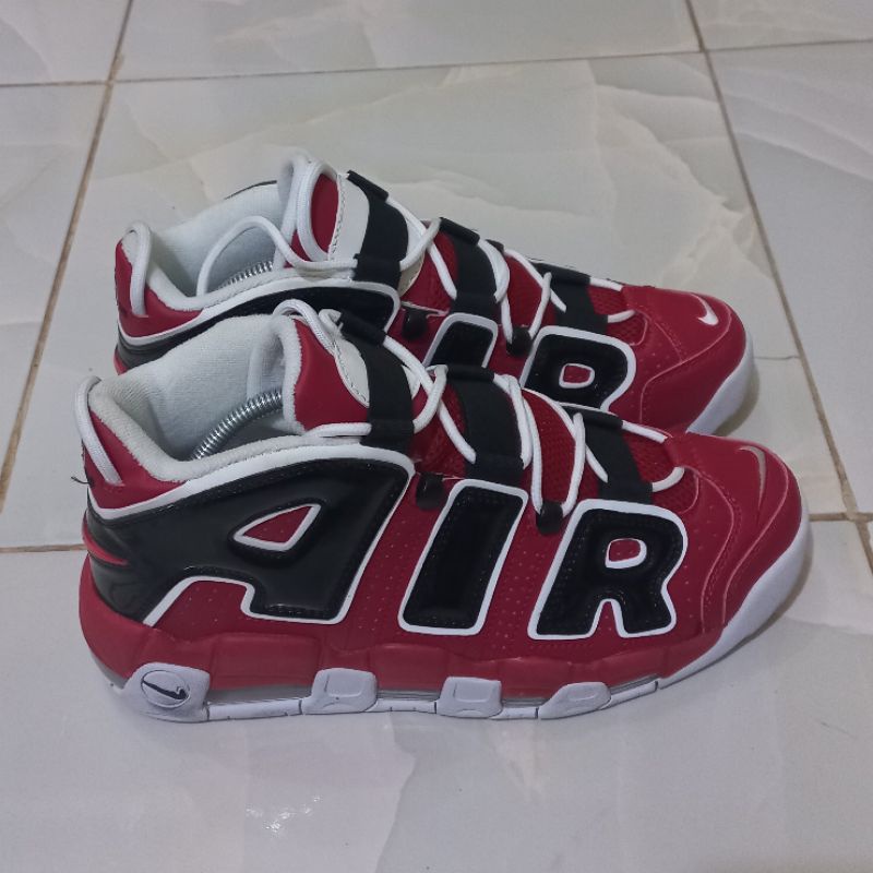 Sepatu Basket Nike Air More Uptempo Bulls GS Varsity Red / Nike Air More Uptempo Bulls GS Varsity Re