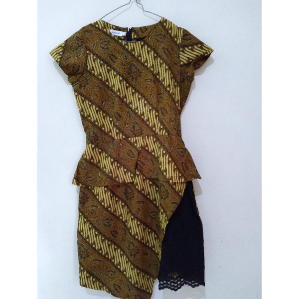 Melvee dress batik