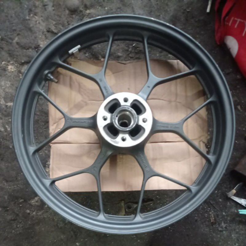 velg racing belakang honda sonic 150 r original copotan