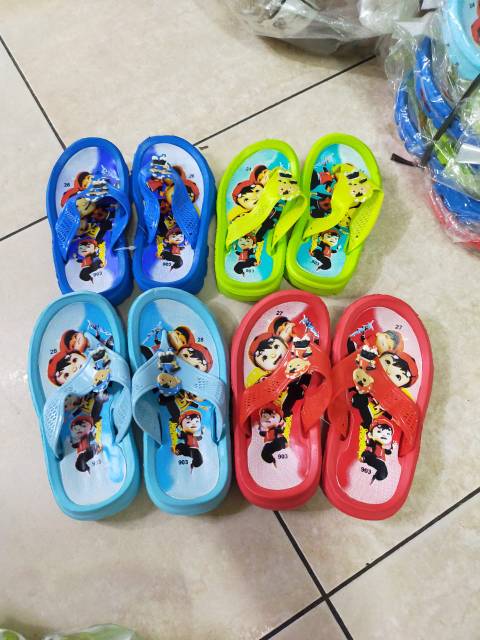 SALE STOCK Sandal Karakter Anak Laki Warna Random