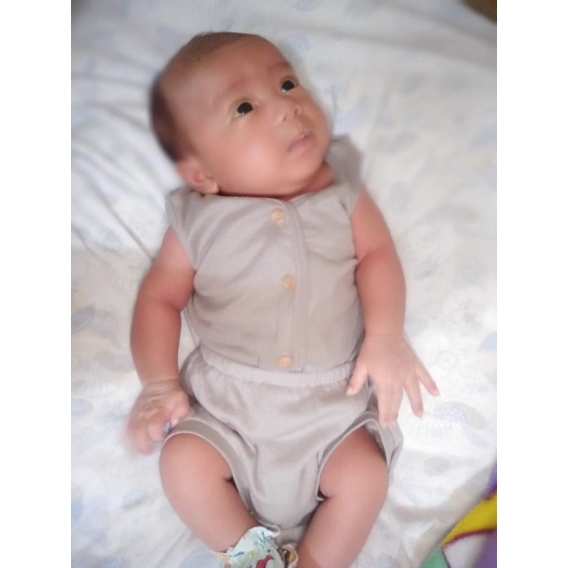 Little Palmerhaus Sleevess Button Tee Set / Setelan KUTUNG Polos Kancing Depan