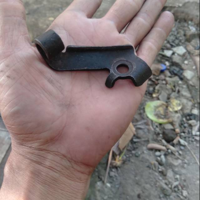 Plat tahanan kabel kopling Honda win