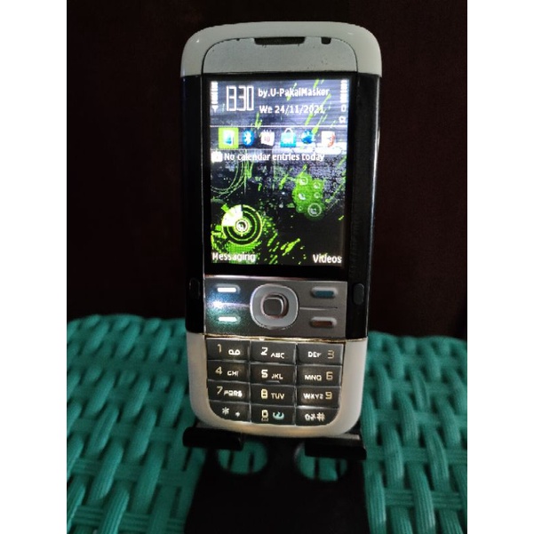 NOKIA 5700 KAMERA PUTAR UNIK * MULUS 95%