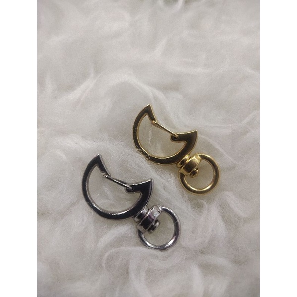 Gantungan kunci bulan