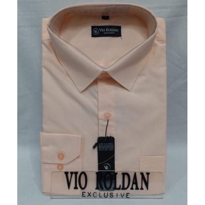 Vio roldan kemeja slimfit polos lengan panjang