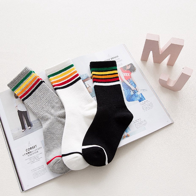  Kaos  Kaki  Harajuku Motif Garis Pelangi  untuk Unisex 