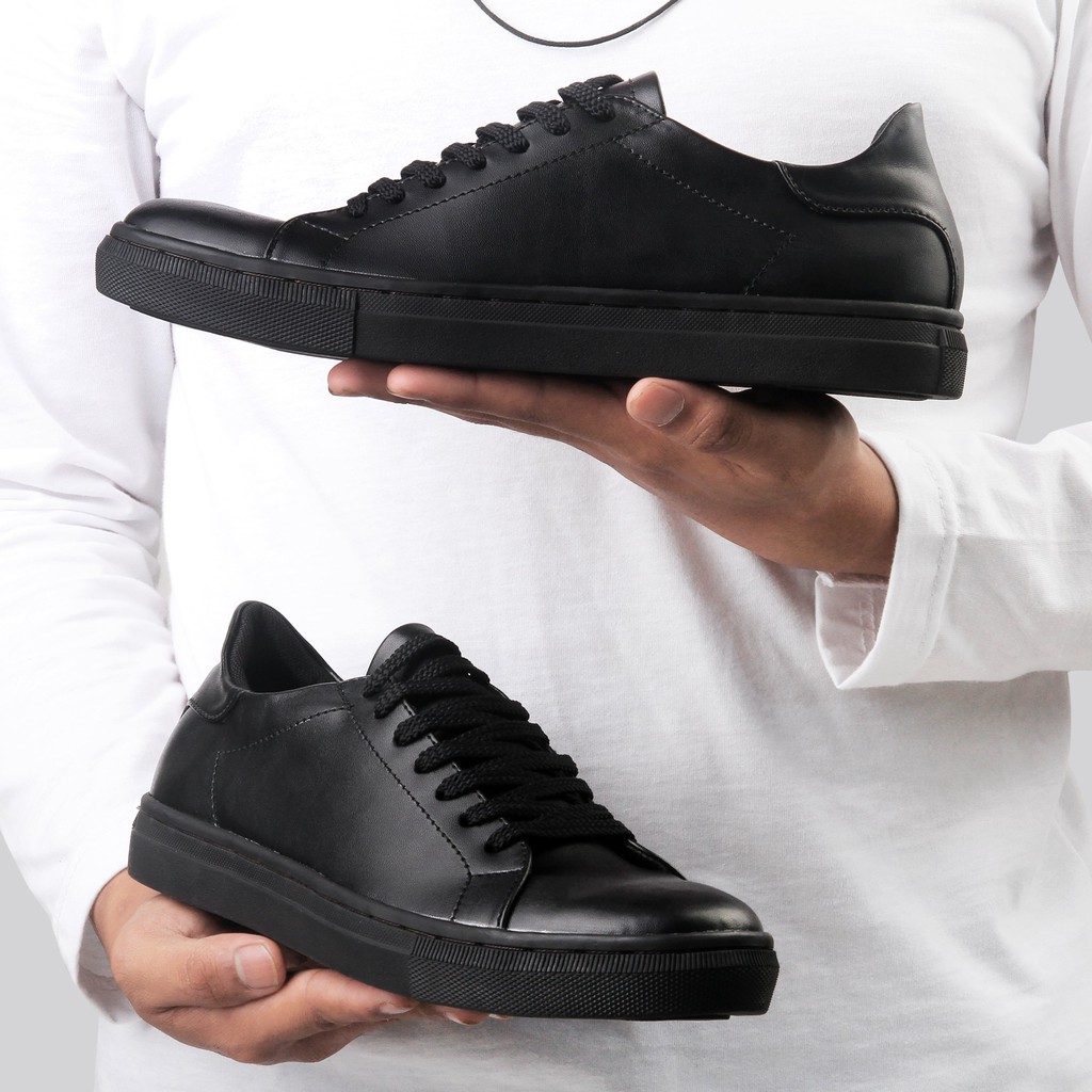 ROGER FULL BLACK | Sepatu Full Hitam Pria Casual Sneakers Kasual Polos