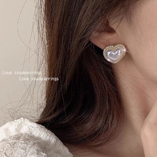 Anting Stud Desain Bunga Hati Aksen Mutiara Gaya Vintage Perancis Untuk Wanita