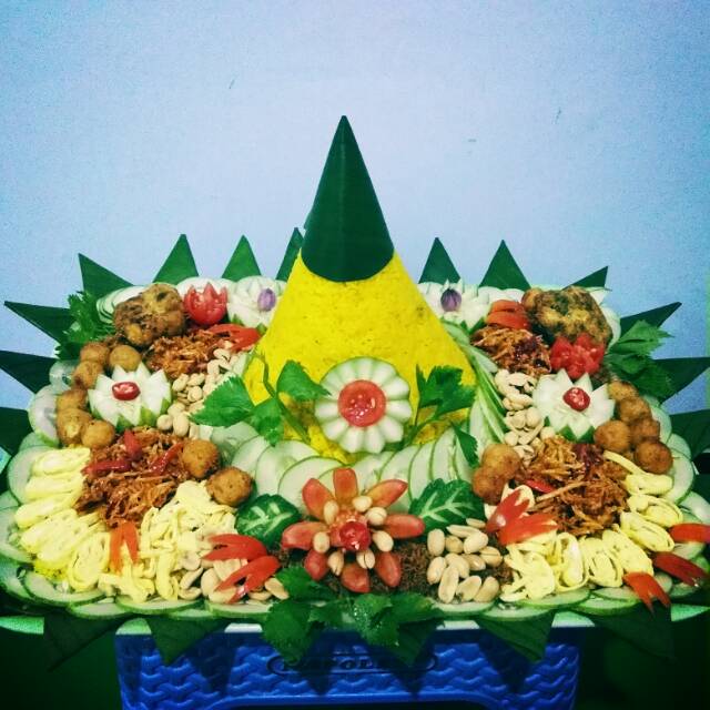 Nasi Tumpeng Nasi Kuning Ayam Potong Ponorogo Untuk 10 20 Porsi Shopee Indonesia