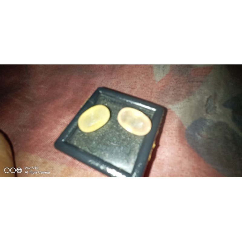 yellow safir natural