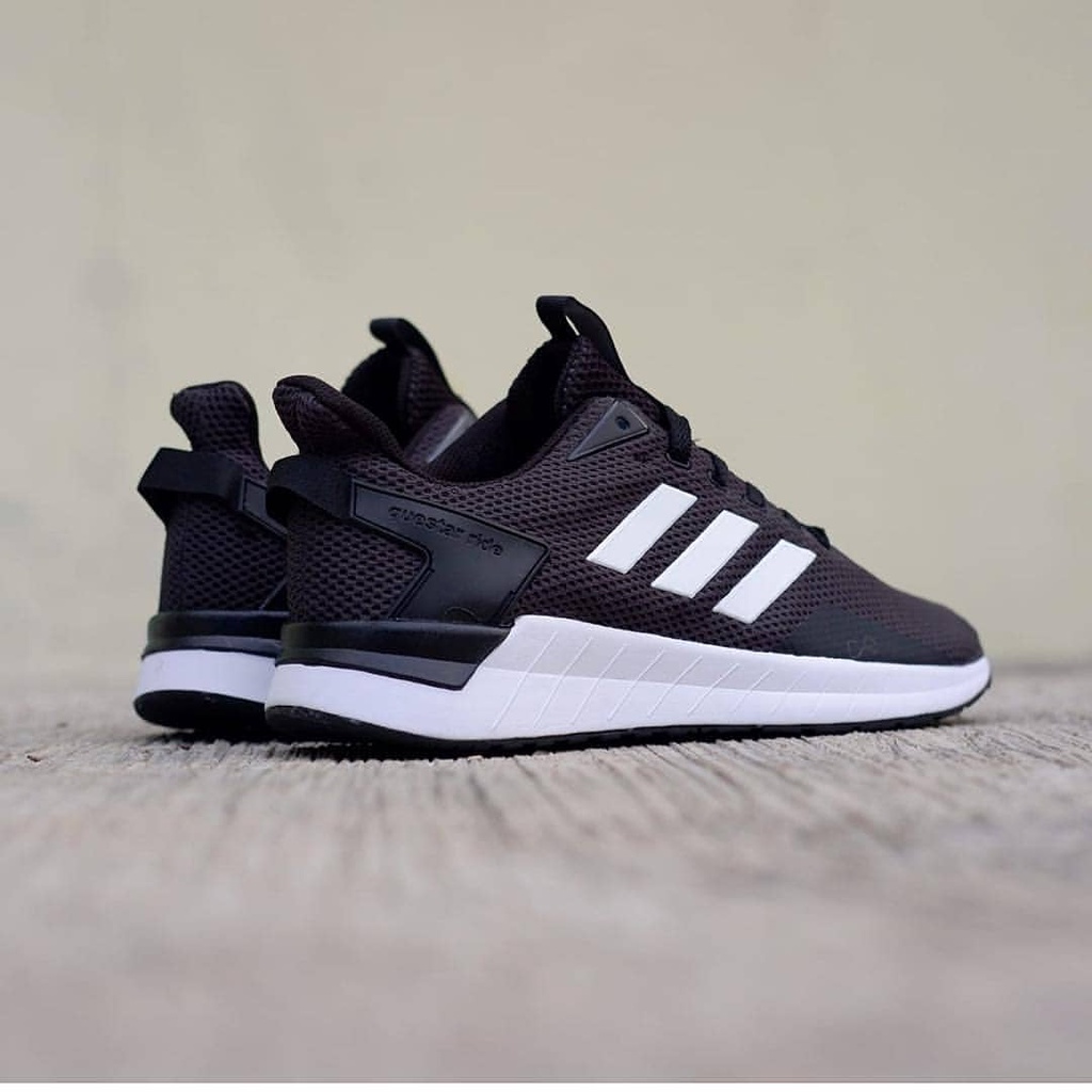 Sepatu Adidas Questar Ride Black White Hitam Putih Import Vietnam Sneakers Sekolah Kuliah Kerja Lari Running Fitnes Gym Zumba Olahraga Senam