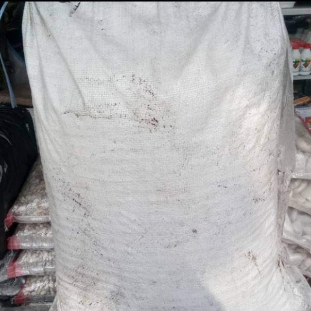 Media tanam sekam bakar karungan